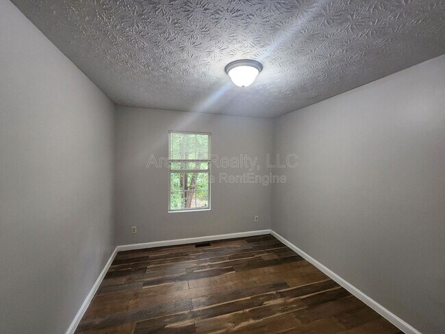 Building Photo - 3752 Waldrop Ln
