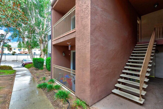Building Photo - 550 Graves Ave