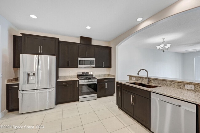 Building Photo - 8483 Loren Cove Dr
