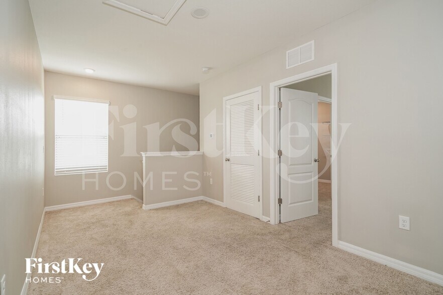 Building Photo - 1055 Andean Ln