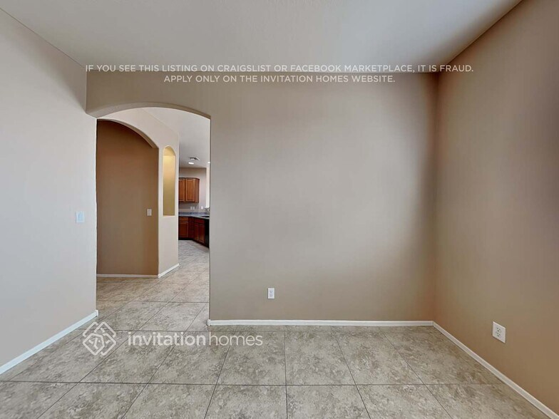 Building Photo - 4962 E Longhorn St