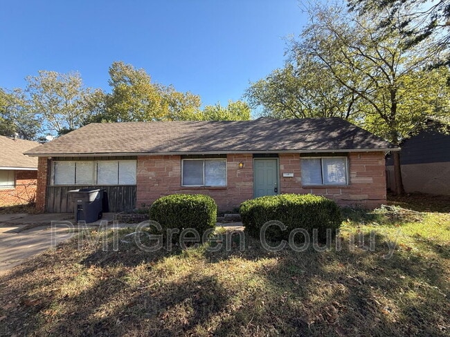 Primary Photo - 3741 N Garrison Ave