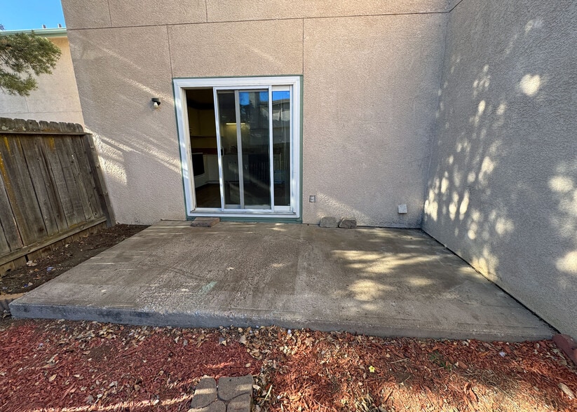 Building Photo - 1118 Darby St