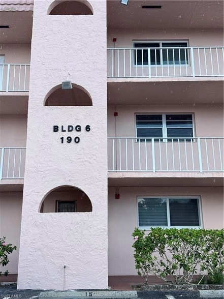 Building Photo - 190 Turtle Lake Ct