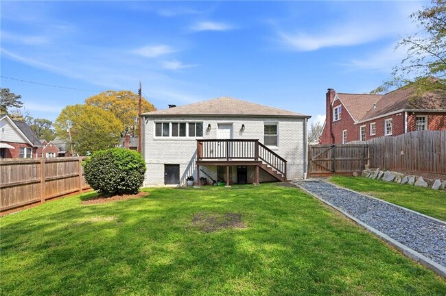 Building Photo - 496 Shannon Dr SW