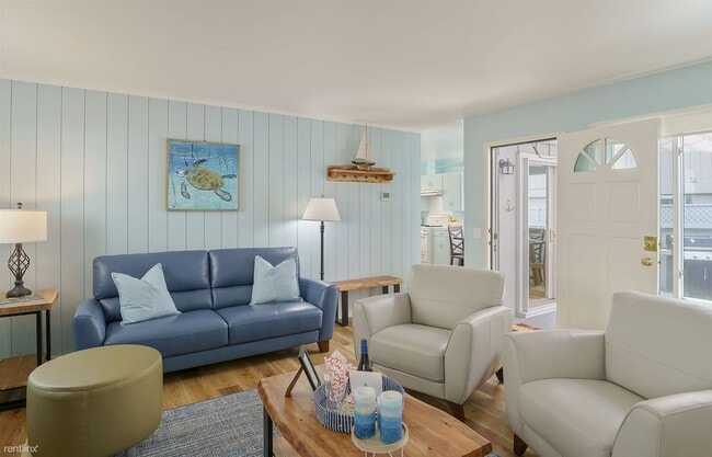 Building Photo - 3 br, 1.5 bath House - 3853 Ocean Spray