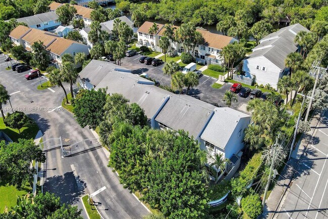 Building Photo - 1953 NE 15th Ave