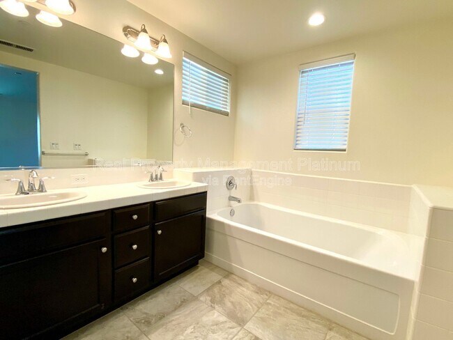 Building Photo - 2534 Mustang Dr