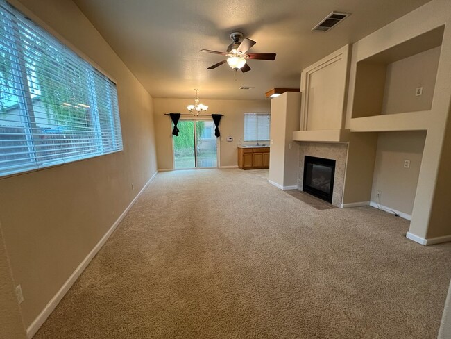 Building Photo - 2129 Brent Dr