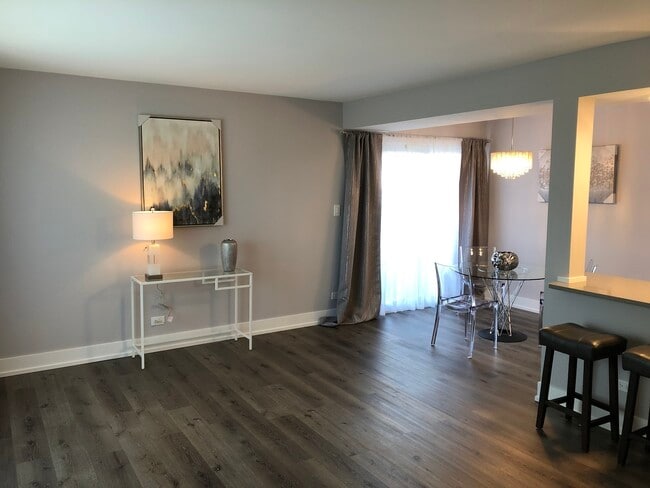 Building Photo - 140 Central Ave