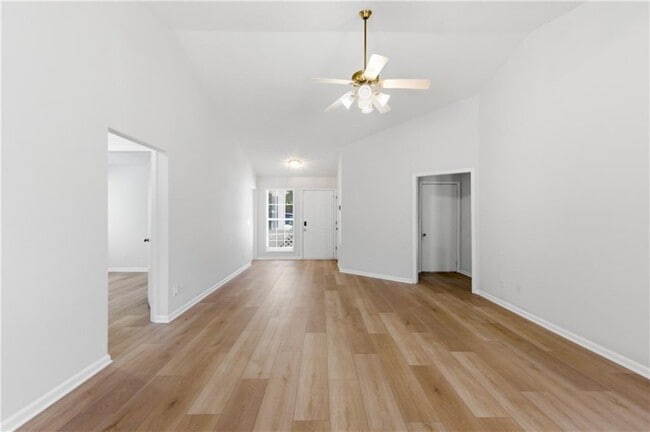 Building Photo - 201 Colony Springs Dr