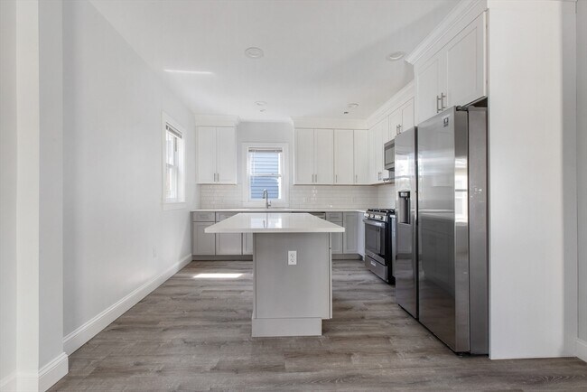 Building Photo - 62-64-64 Edson St