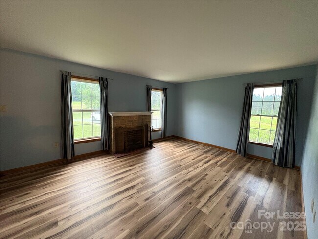 Building Photo - 7200 Strawberry Ln