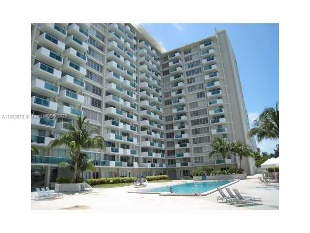 Primary Photo - 1000 West Ave