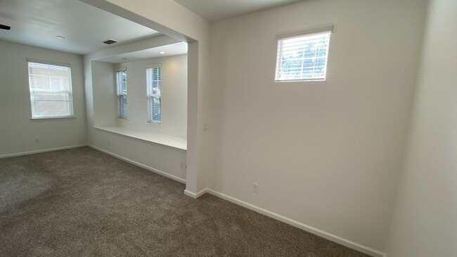 Building Photo - Mountain House Home Spacious 4 Bedroom, 3.5 Bath Home with Bonus Loft