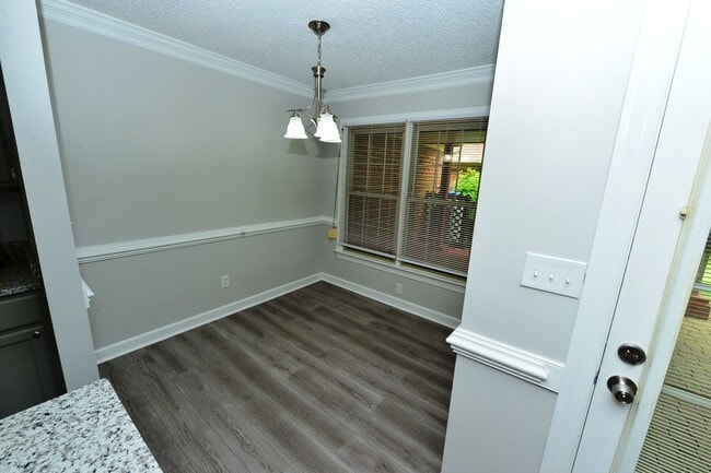 Building Photo - Close to Base, Beach and Downtown!