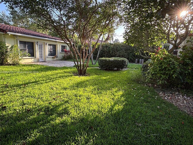 Building Photo - 5951 SW 84th St