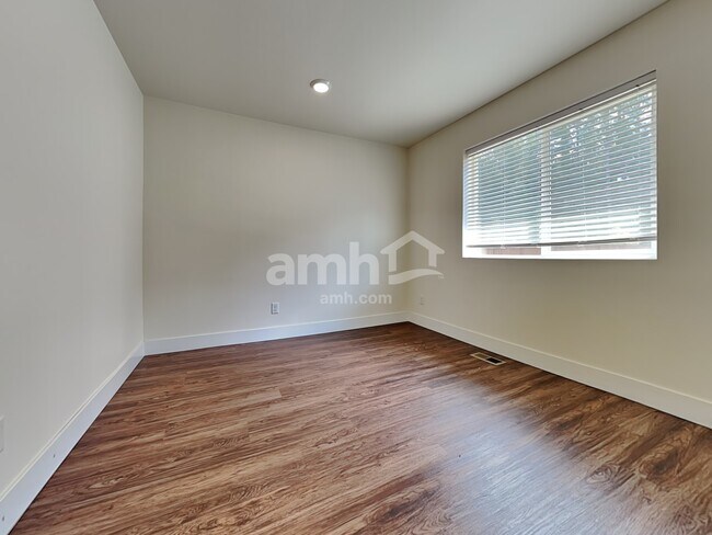 Building Photo - 1427 92nd Way SE