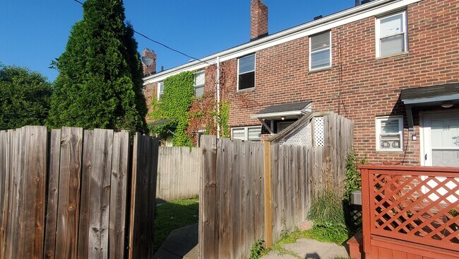 Building Photo - 316 Sheffield Ave