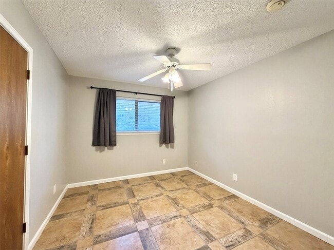 Building Photo - 1821 Broadway St