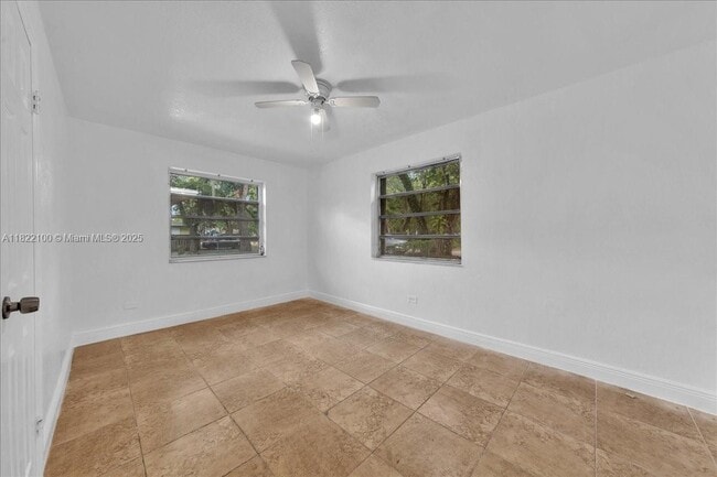 Building Photo - 6221 SW 35th St