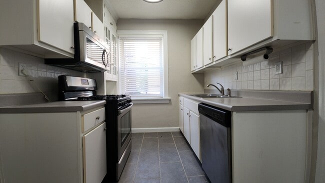 Building Photo - 7553 Byron Pl