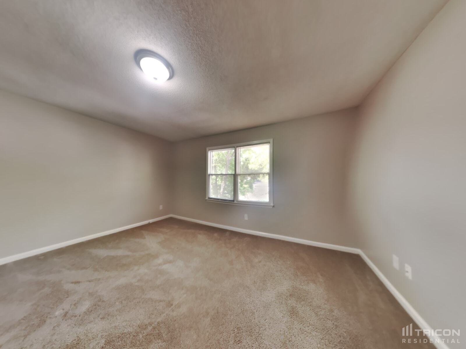 Building Photo - 1051 Park Creek Cir