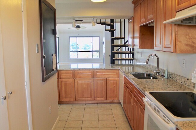 Building Photo - For Rent! Right on the Lynnhaven Inlet!