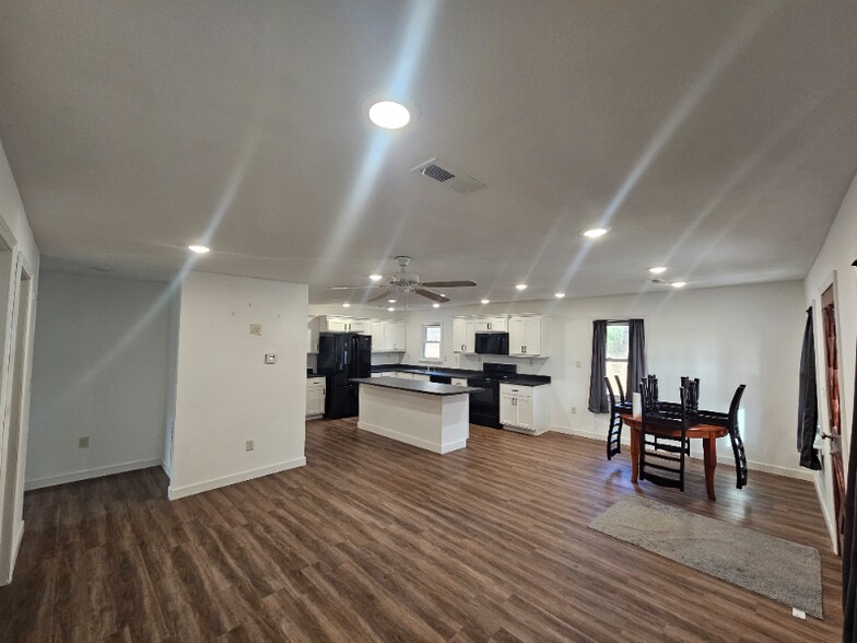 Building Photo - 5677 County Rd 260