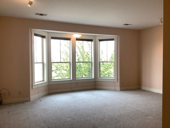 Building Photo - 545 A St