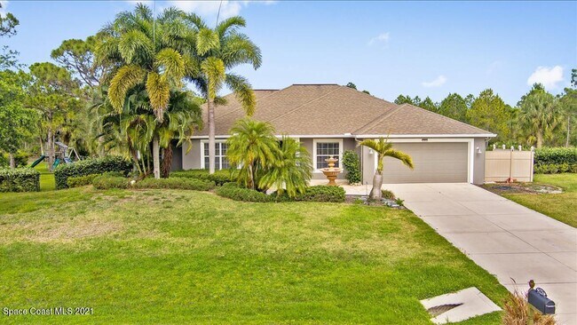Building Photo - 5867 Treasure Ln