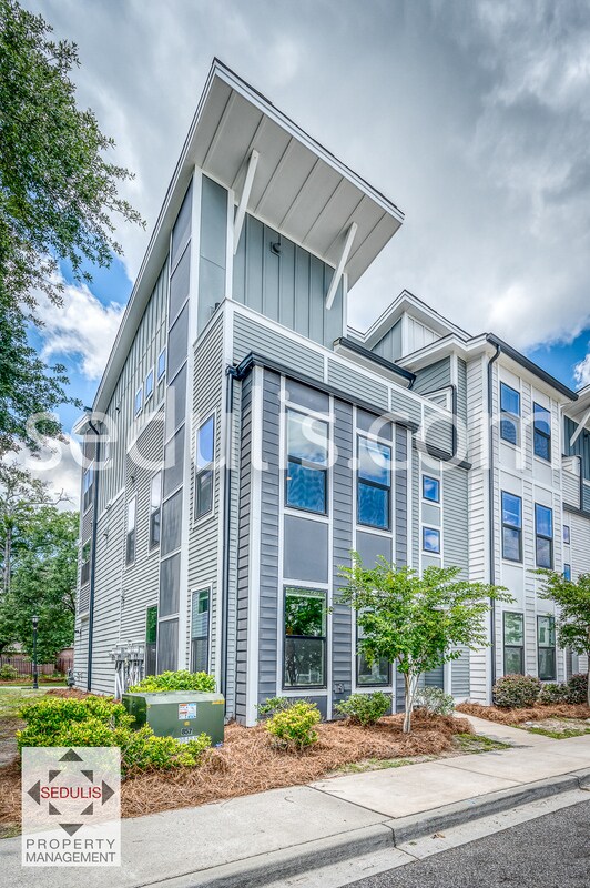 Building Photo - 4555 Mixson Ave