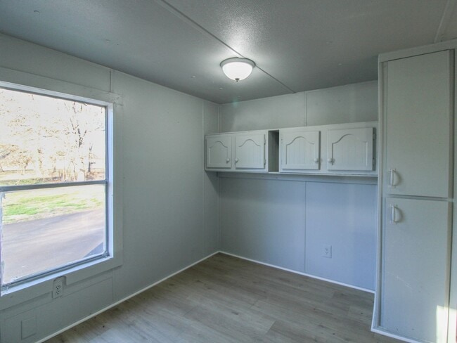 Building Photo - Discover comfortable country living in this nicely updated trailer located just minutes from Faye...