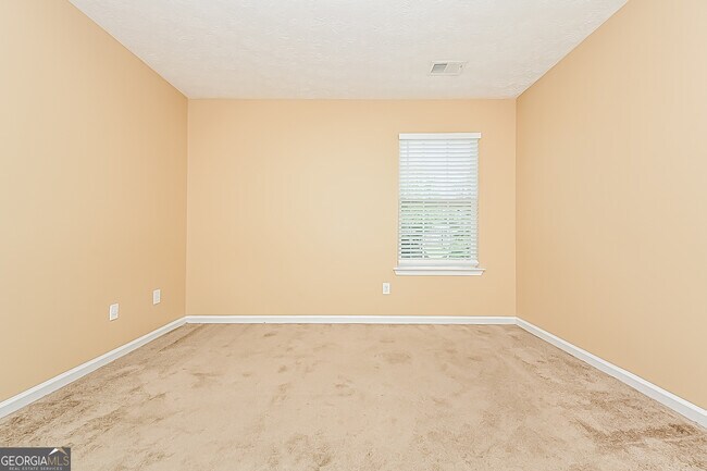 Building Photo - 257 Long Dr