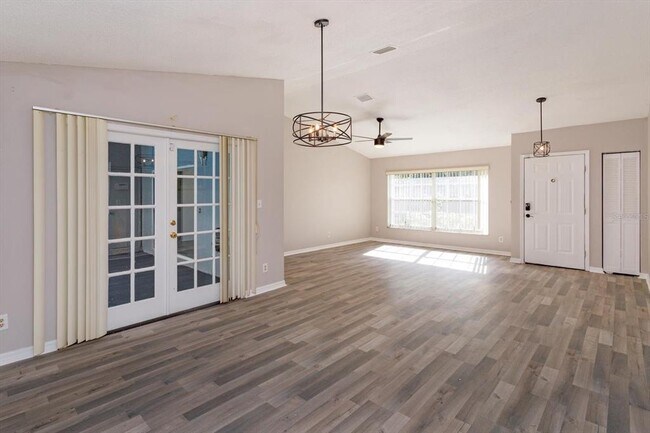 Building Photo - 5955 Kenlyn Ct