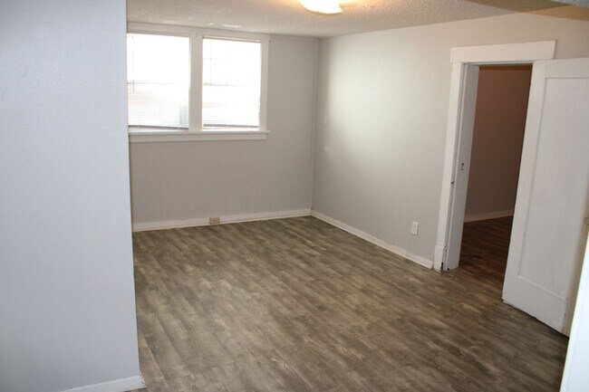 Building Photo - 340 N 16th St