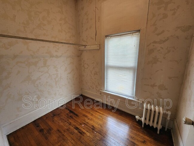 Building Photo - 508 S 5th St