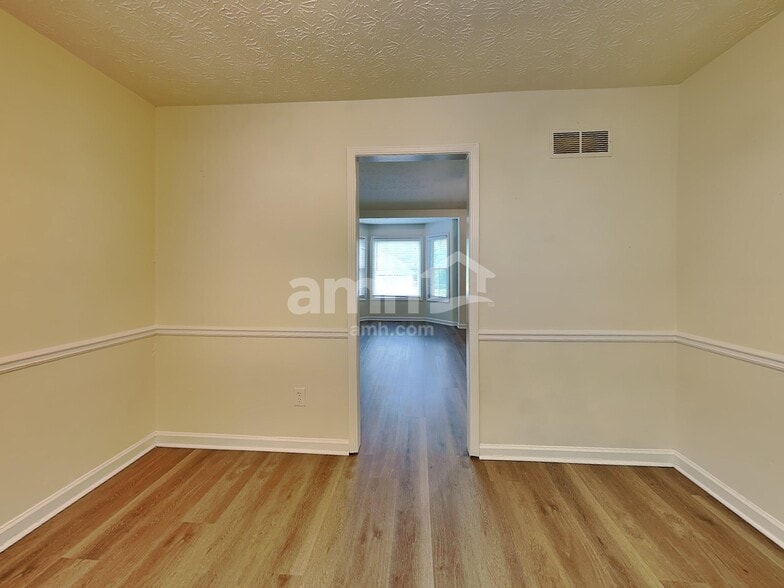 Building Photo - 5015 Sunbrook Dr NW