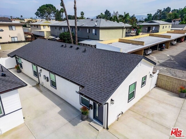 Building Photo - 1258 Mariposa St