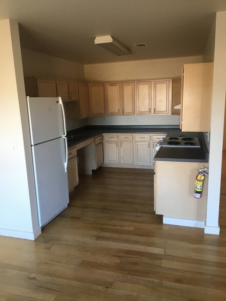 Building Photo - 30 S Village Green