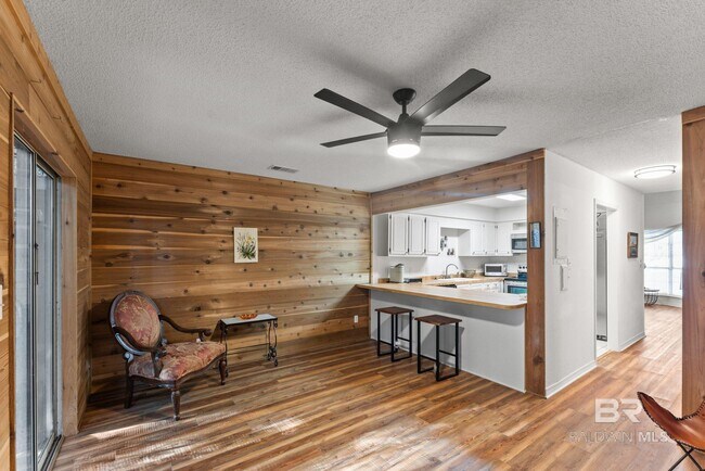 Building Photo - 600 Cheshire Ln