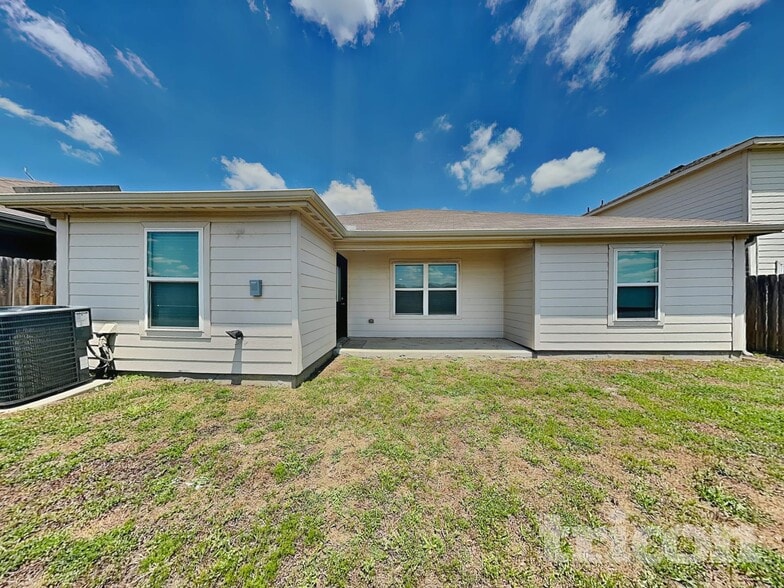 Building Photo - 108 Rushmore Ln