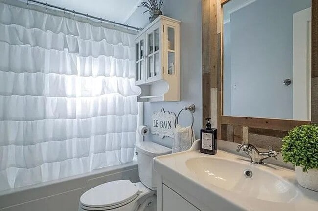 Building Photo - Midtown home for rent, 5 bed 3 full baths