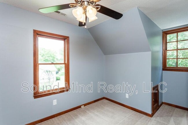 Building Photo - 1012 Windward Psge