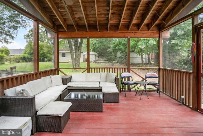 Building Photo - 6833 Inverness Dr