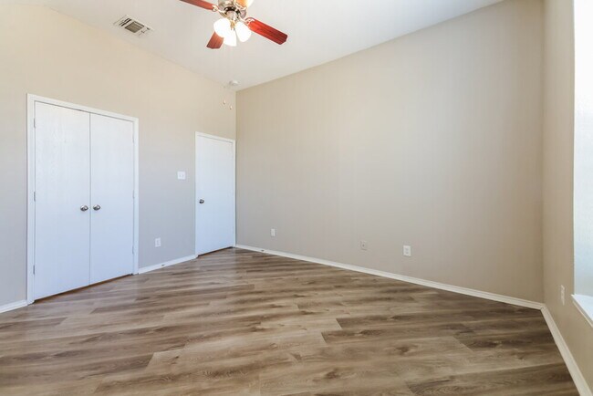 Building Photo - 2945 Stockton St