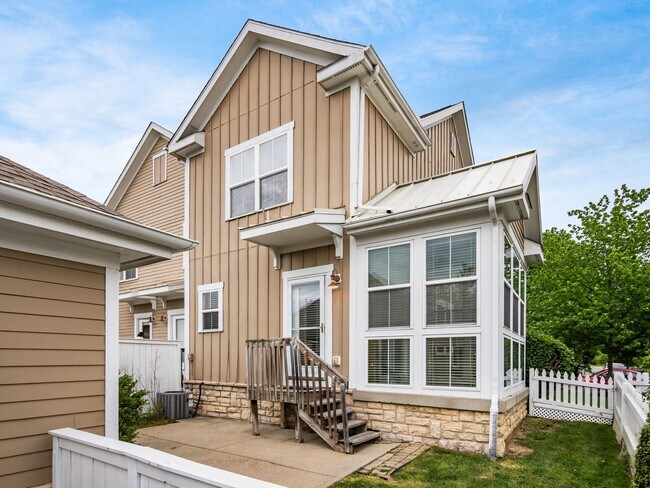 Building Photo - 53 Traditions Way