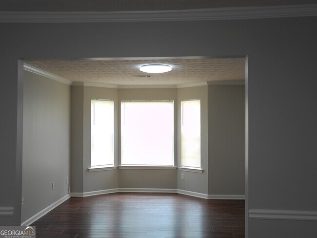 Building Photo - 235 Vaness Dr