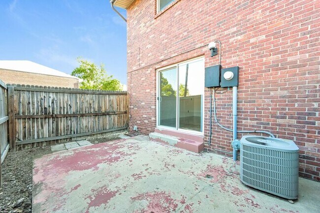 Building Photo - 8003 Wolff St