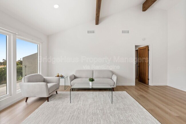 Building Photo - 2143 Caminito San Martin